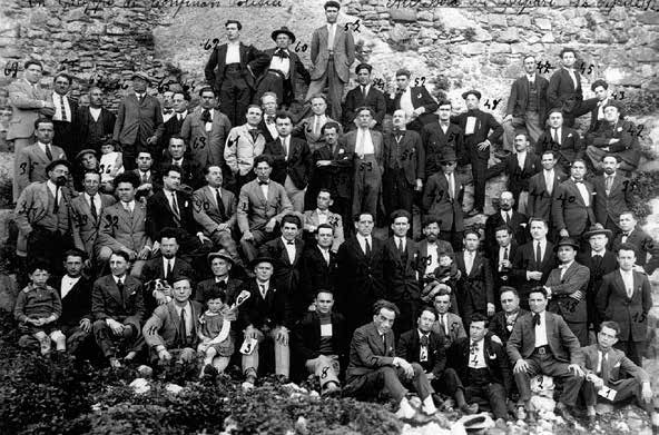 Gruppo di confinati a Lipari nel 1927