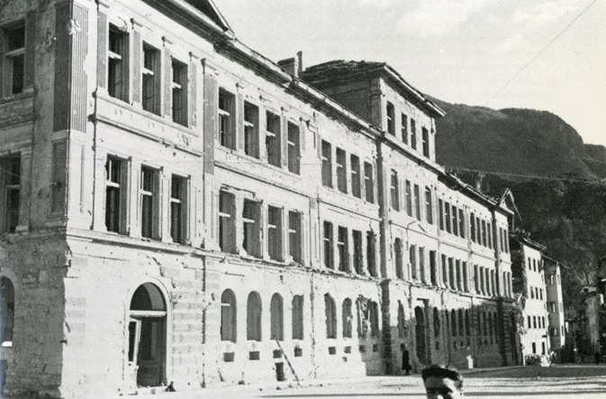 Il Liceo "Carducci" in Piazza Domenicani