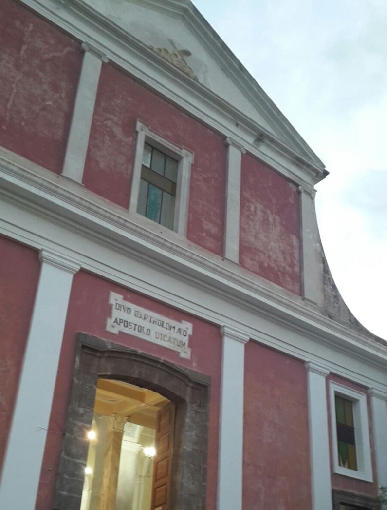 La piazza di San Bartolo a Stromboli