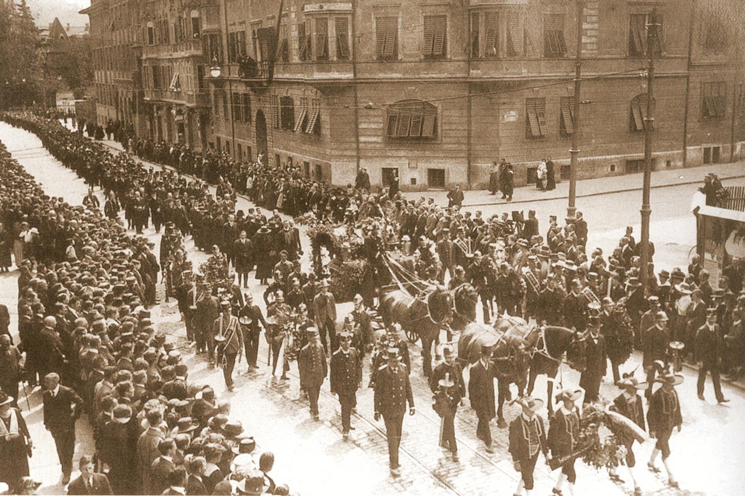 Funerali del maestro Franz Innerhofer (1921)