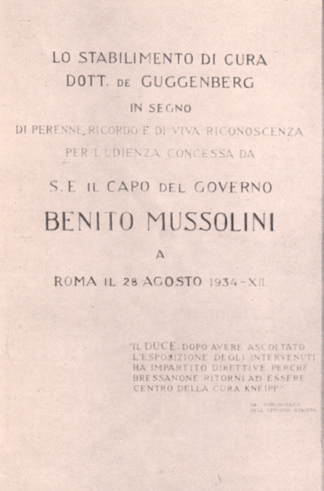 La lapide commemorativa dell'udienza di Mussolini del 1934 La lapide commemorativa dell'udienza di Mussolini del 1934